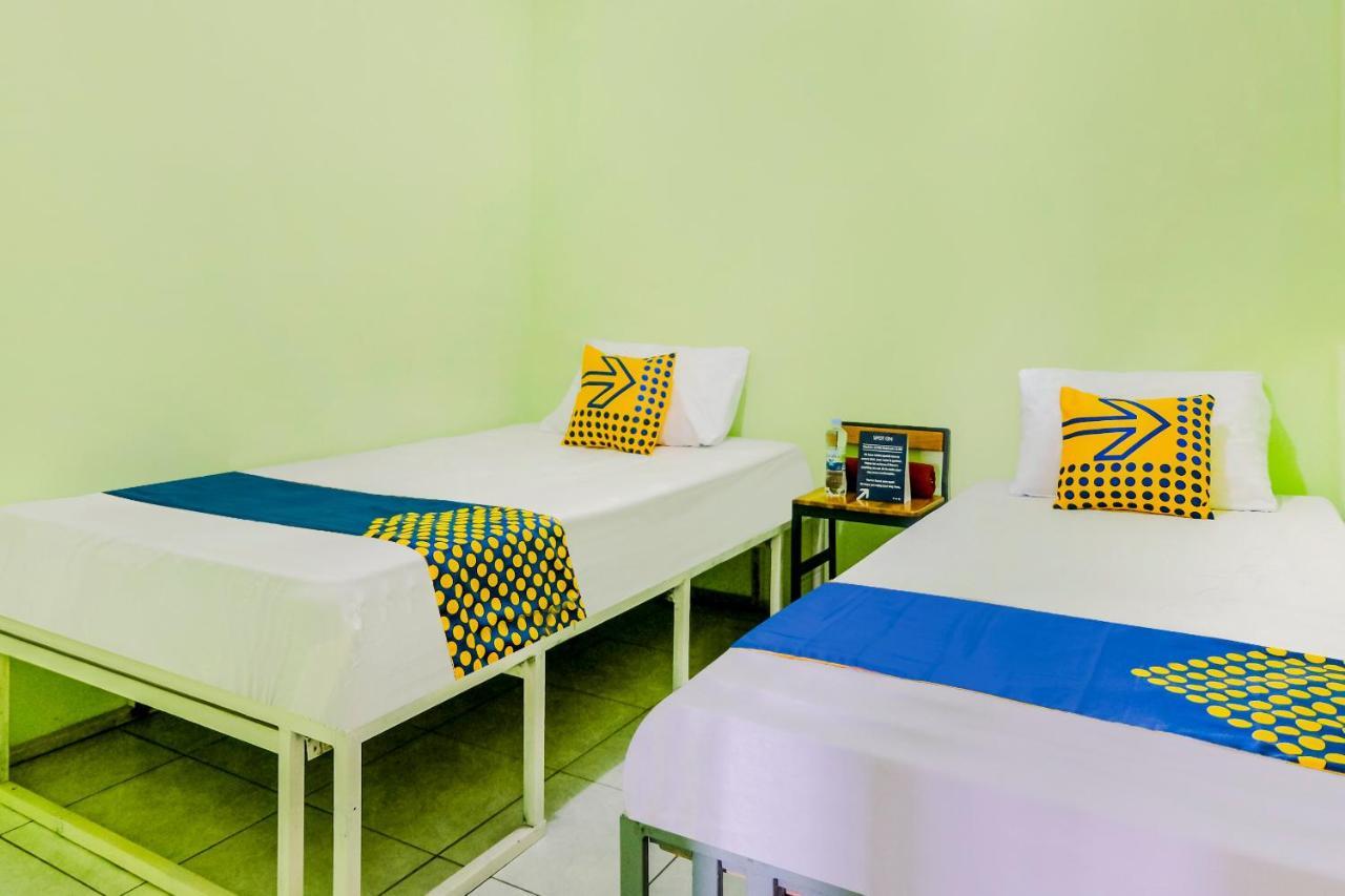Spot On 2081 Sriwijaya Family Residence Lawang Luaran gambar