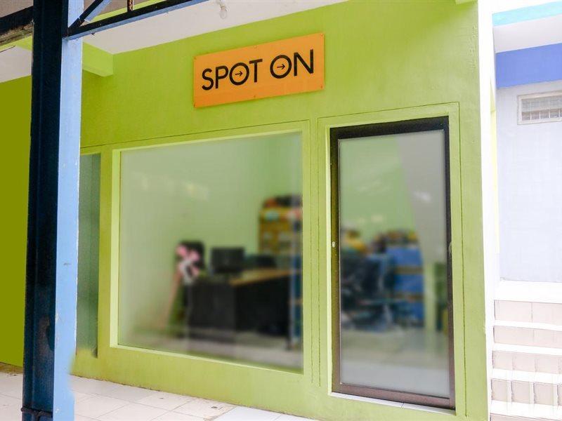 Spot On 2081 Sriwijaya Family Residence Lawang Luaran gambar
