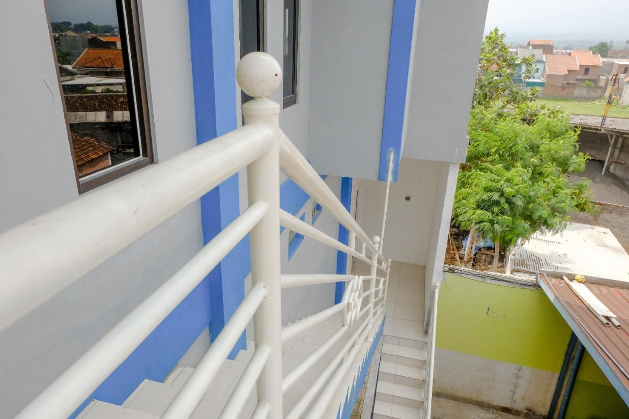 Spot On 2081 Sriwijaya Family Residence Lawang Luaran gambar