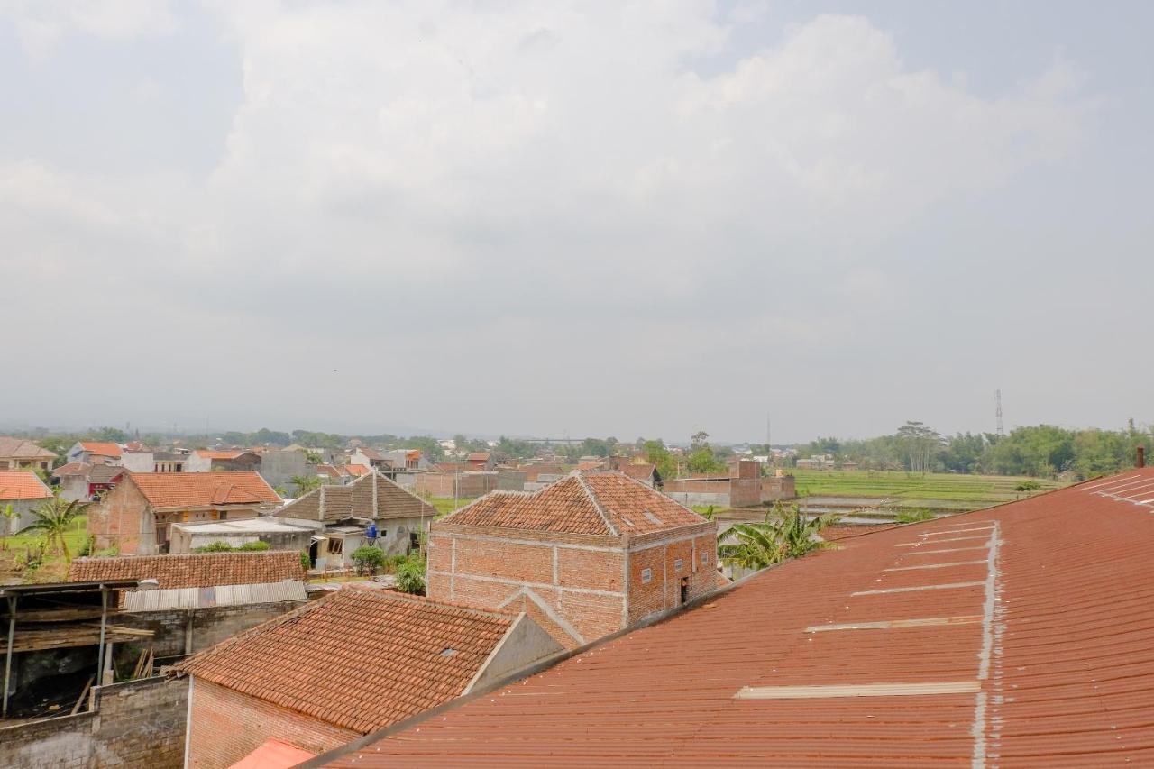 Spot On 2081 Sriwijaya Family Residence Lawang Luaran gambar